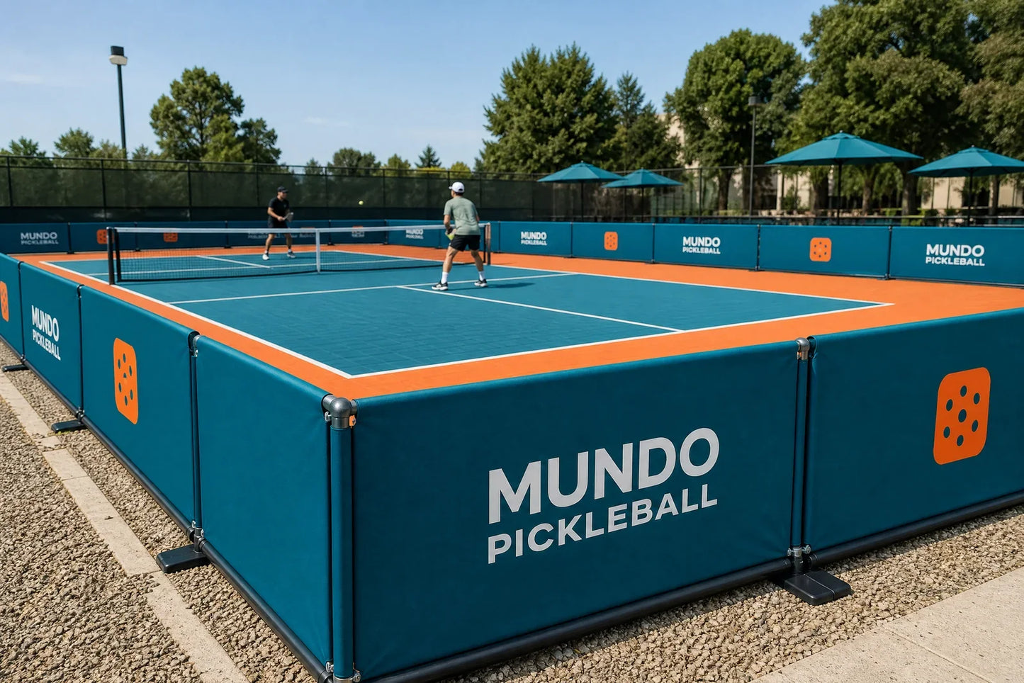 Perímetro completo de pista de pickleball con separadores personalizables Mundo Pickleball